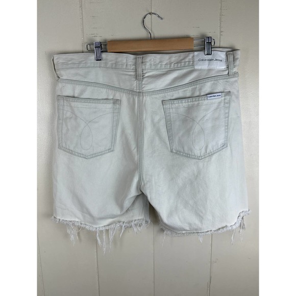 Calvin Klein Shorts Mens 36 Cut Offs Jean‎ Shorts - Picture 2 of 9